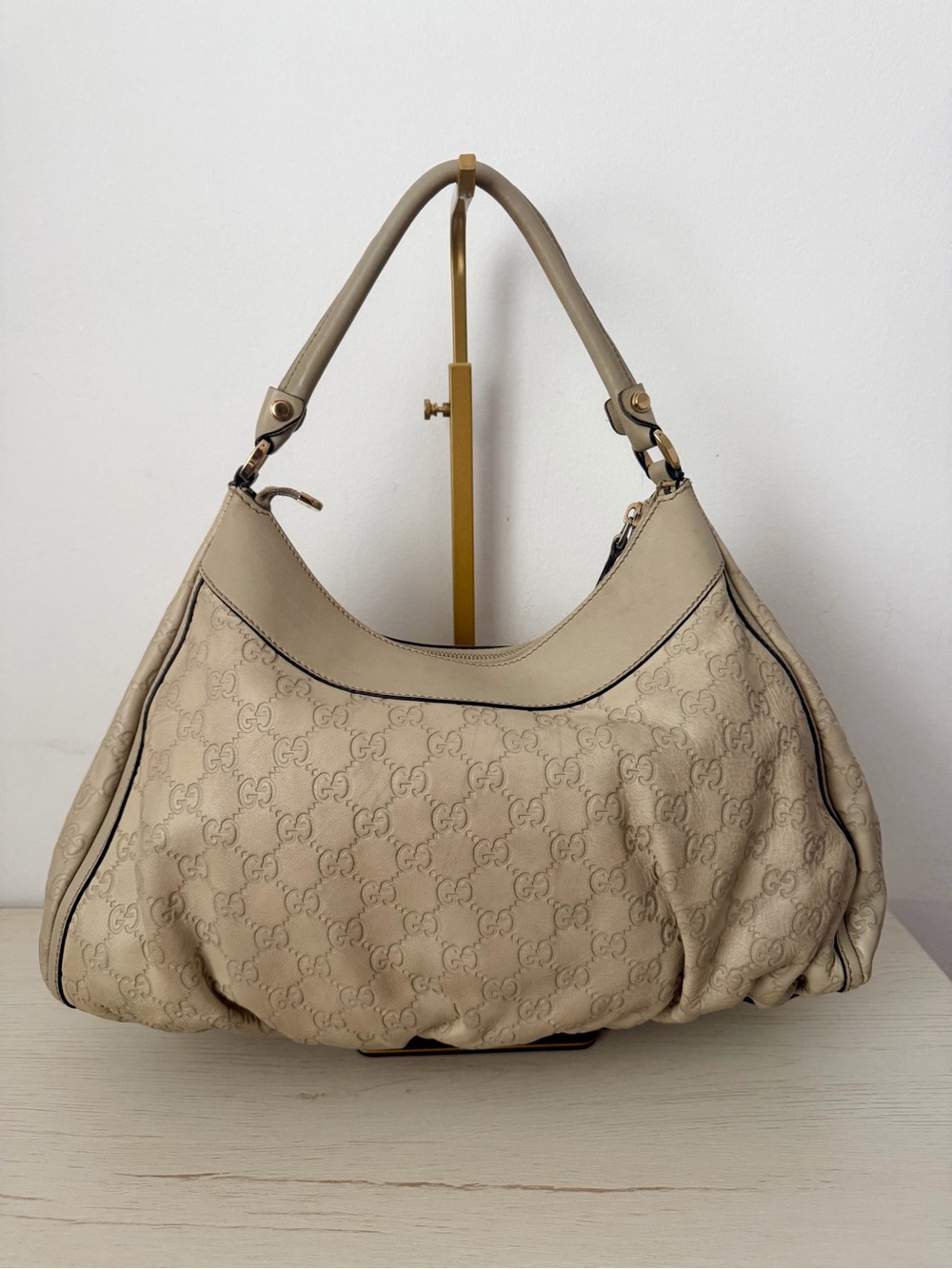 Gucci Beige Monogram Hobo Shoulder Bag with Gold D-Ring - Picture 2 of 13